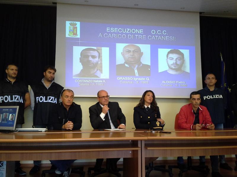 Conferenza stampa per indagini rapine alla MPS di via La Martella a Matera - 15 ottobre 2013 (foto SassiLand)