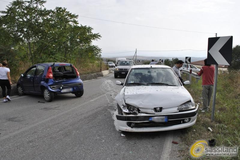 Matera: Incidente in via La Martella. Un ferito - 20 settembre 2014 (foto SassiLand)