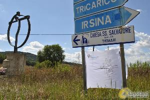 Bandiera Matera 2019 sulla strada Timmari-La Martella (foto SassiLand) - Matera