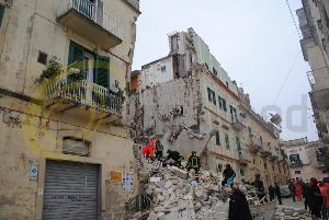 Crollo di palazzina a Matera - 11 gennaio 2014 (foto SassiLand)